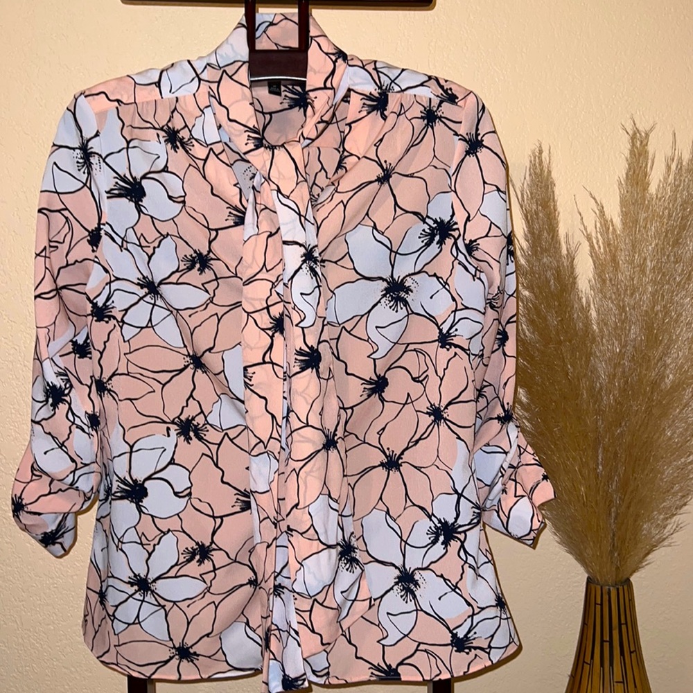 BANANA REPUBLIC: Pink Button up Floral Blouse